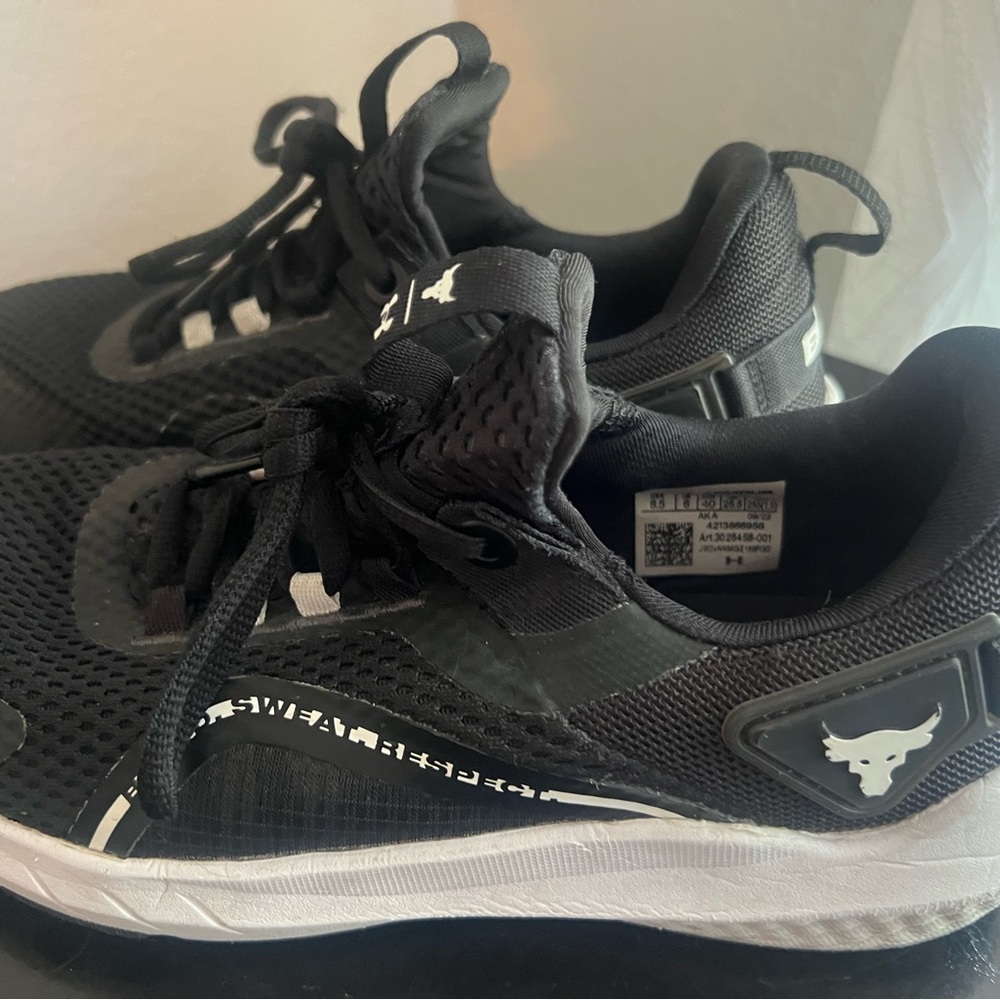 Under armor BSR black athletic shoes